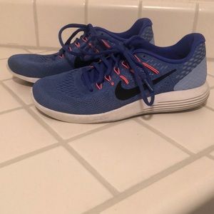 Nike work/walking shoe.